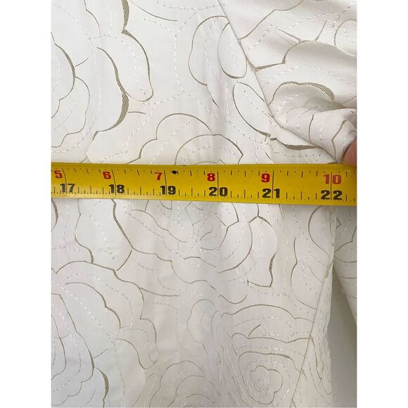 IC By Connie Off White Rose Intricate Pattern Full Zip 3/4 Sleeve High Low Tunic - Picture 4 of 7